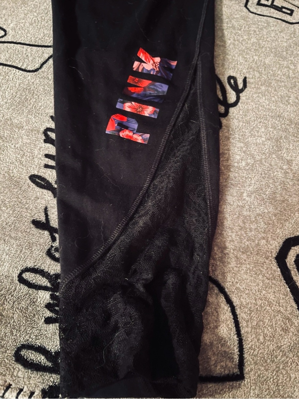 VS pink floral print logo yogas